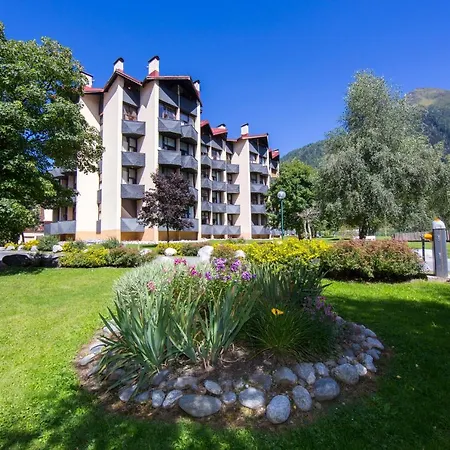 Apartment Sainte-foy-l'argentiere Sleeps 6 Chamonix