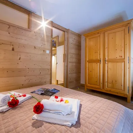 Sainte-foy-l'argentiere Sleeps 6 Apartment Chamonix