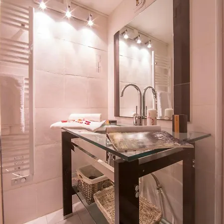 Sainte-foy-l'argentiere Sleeps 6 Apartment Chamonix